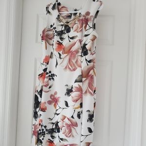 Fitted mid size dress